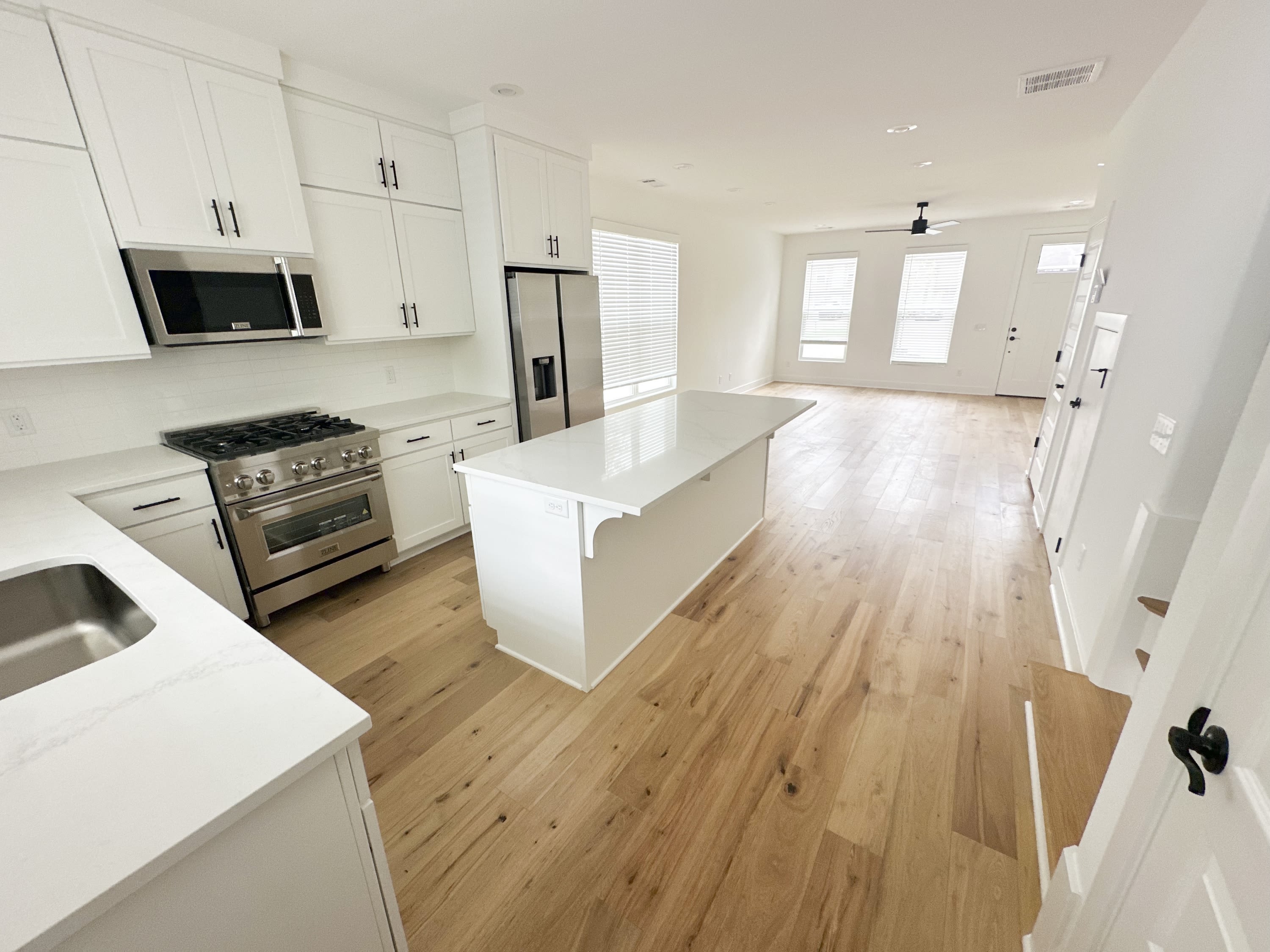 1638 W Neptune Street – photo 4