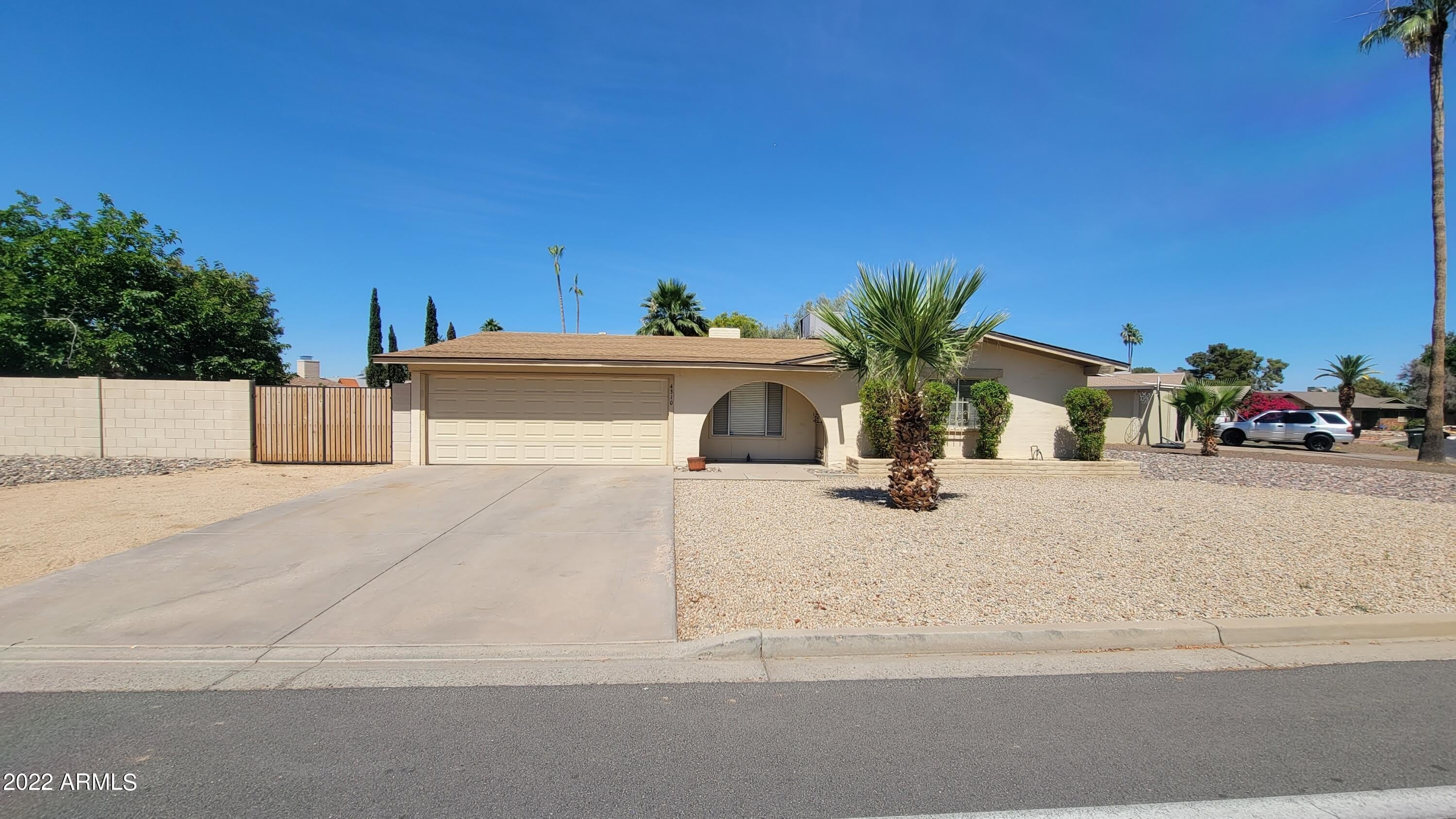 4310 W MARY Circle – photo 1