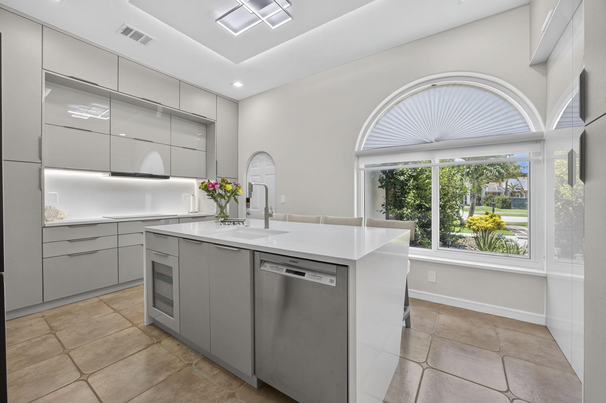 716 Lake Wellington Drive – photo 1