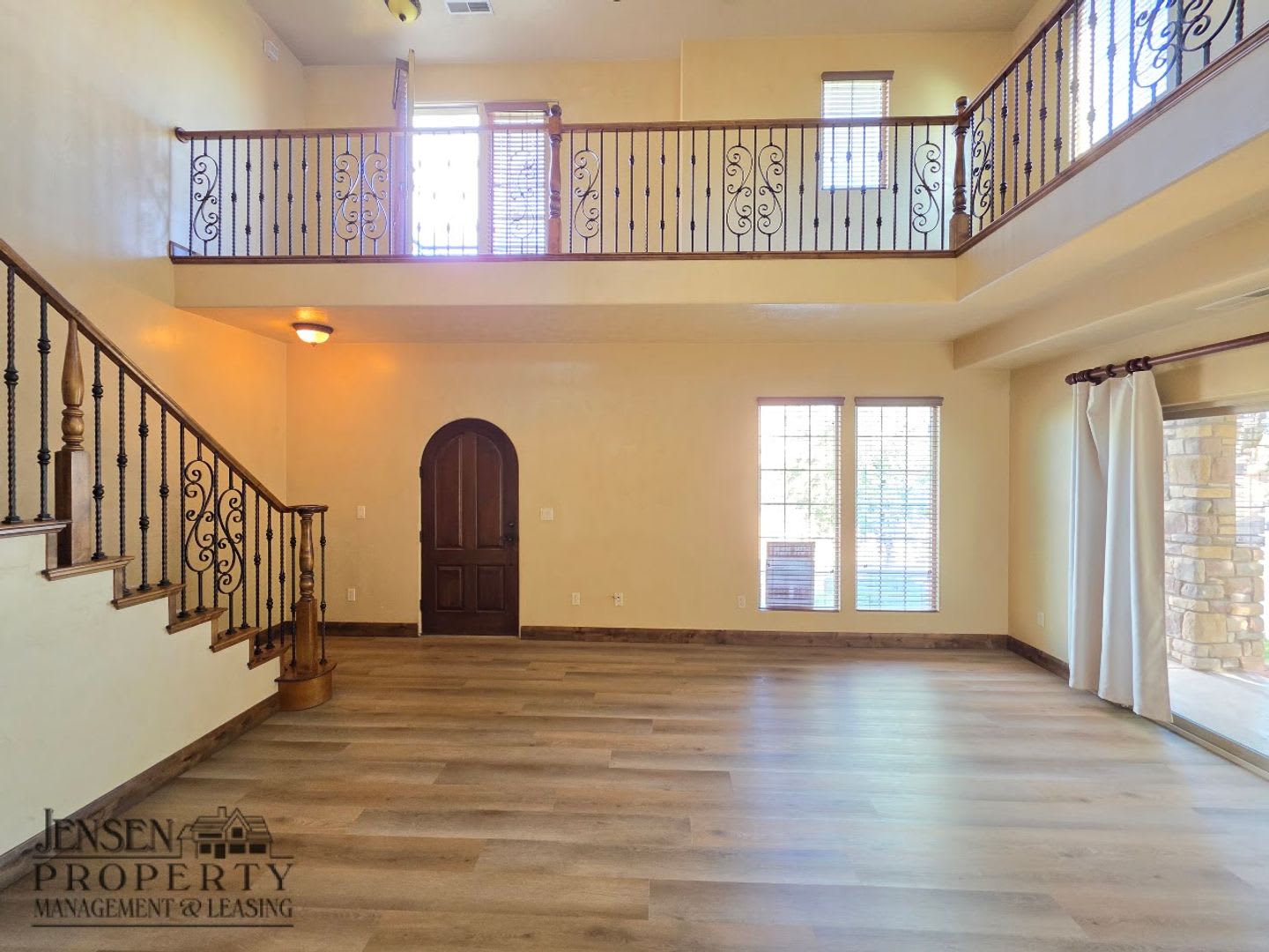 Three Bedroom Town home in Tuscan Hills – photo 4