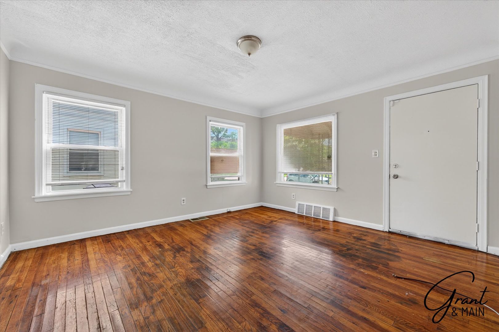 1200 2 Bedroom Ranch – photo 5