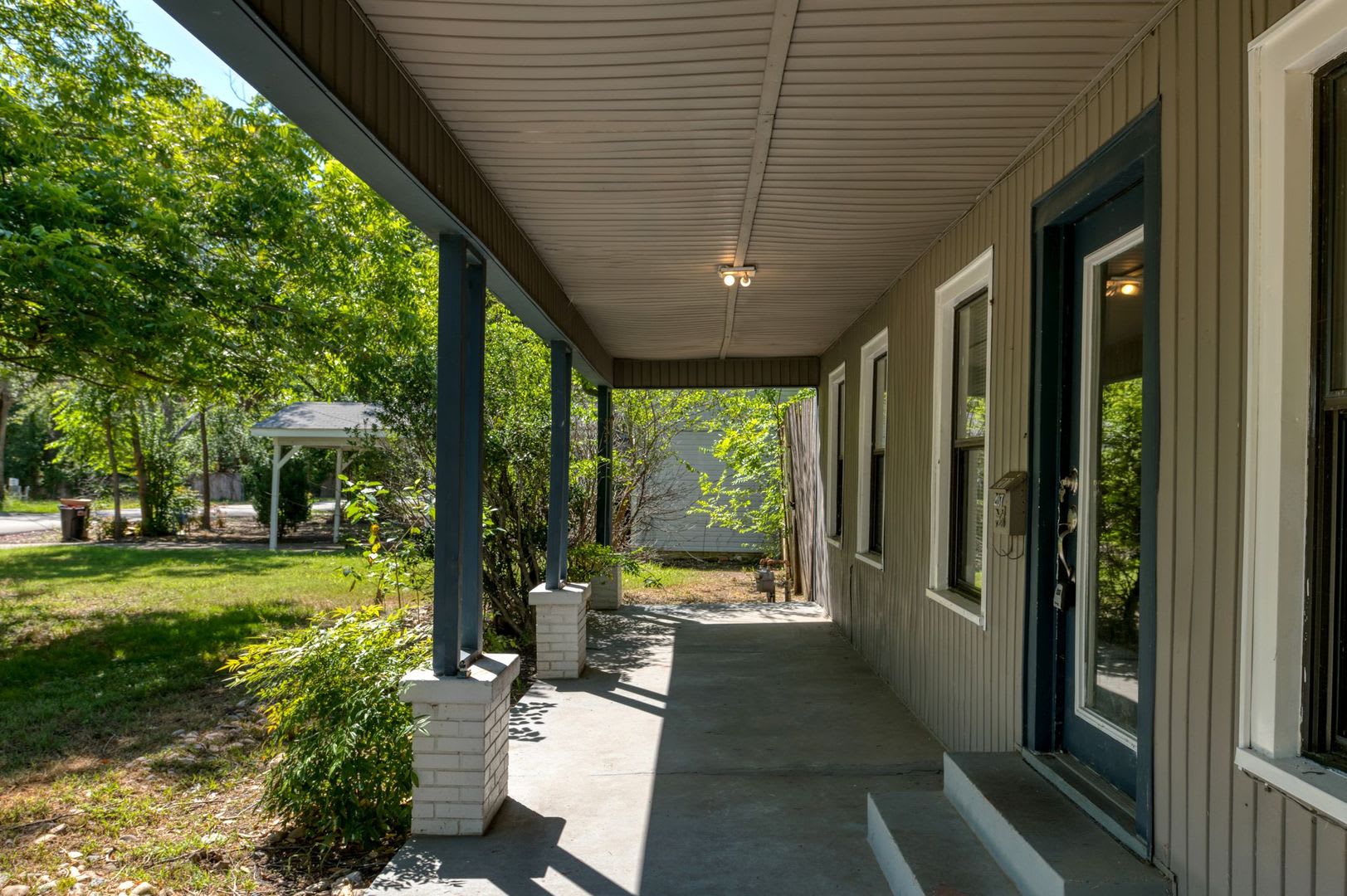 Beautiful 3 Bedroom 1 Bathroom Gem In Terrell Available Now – photo 3