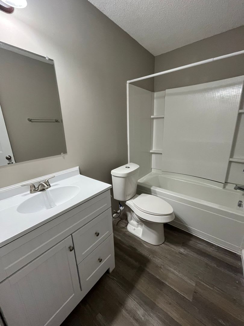 2 Bedroom 1 Bathroom – photo 2
