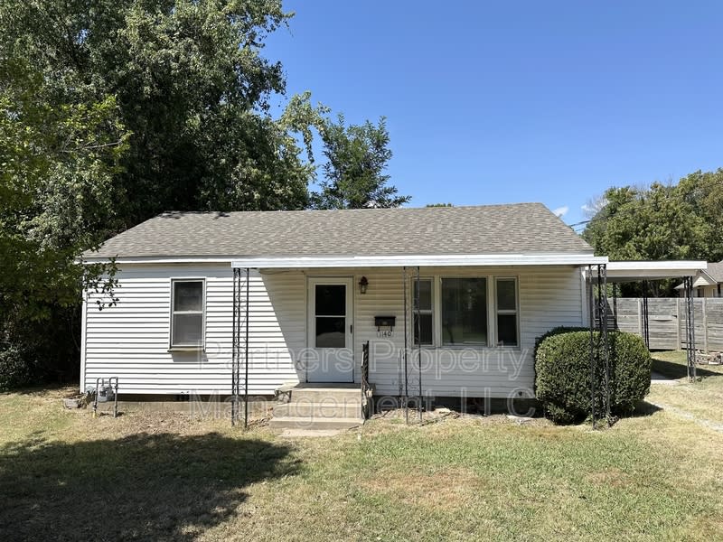 1140 West Hendrix Street – photo 1