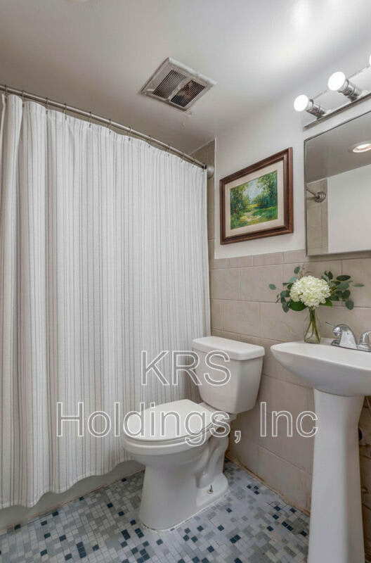 311 W Franklin St – photo 3
