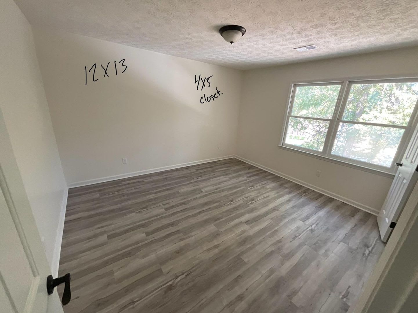 Spacious 4BR Duplex in Riverdale – photo 5