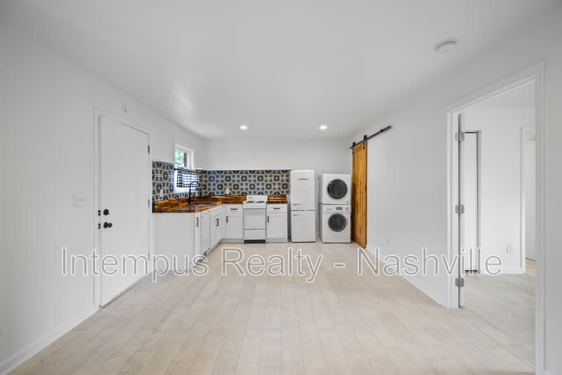 910 Shelby Ave – photo 1