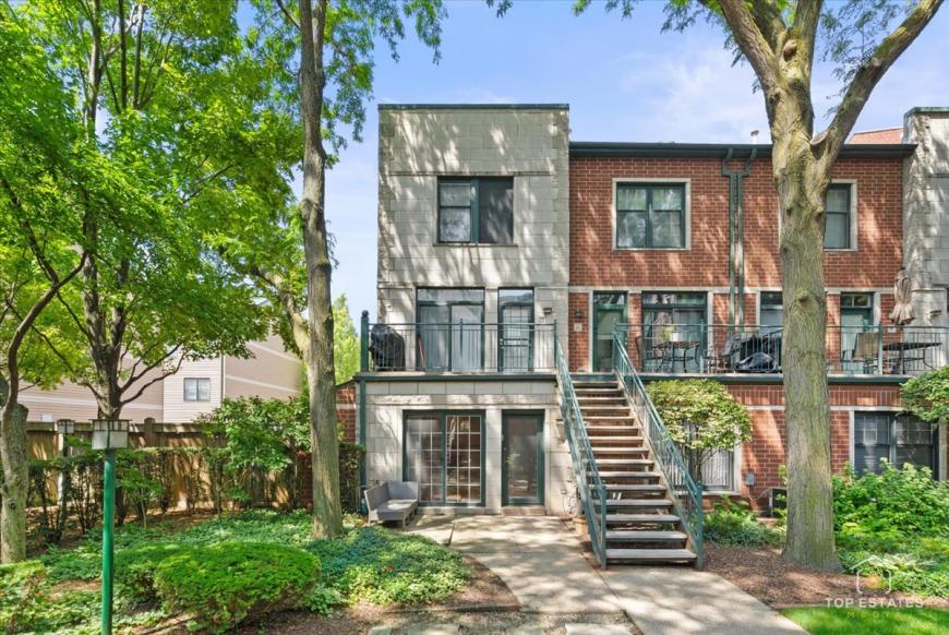 1812 South Dearborn St. – photo 2