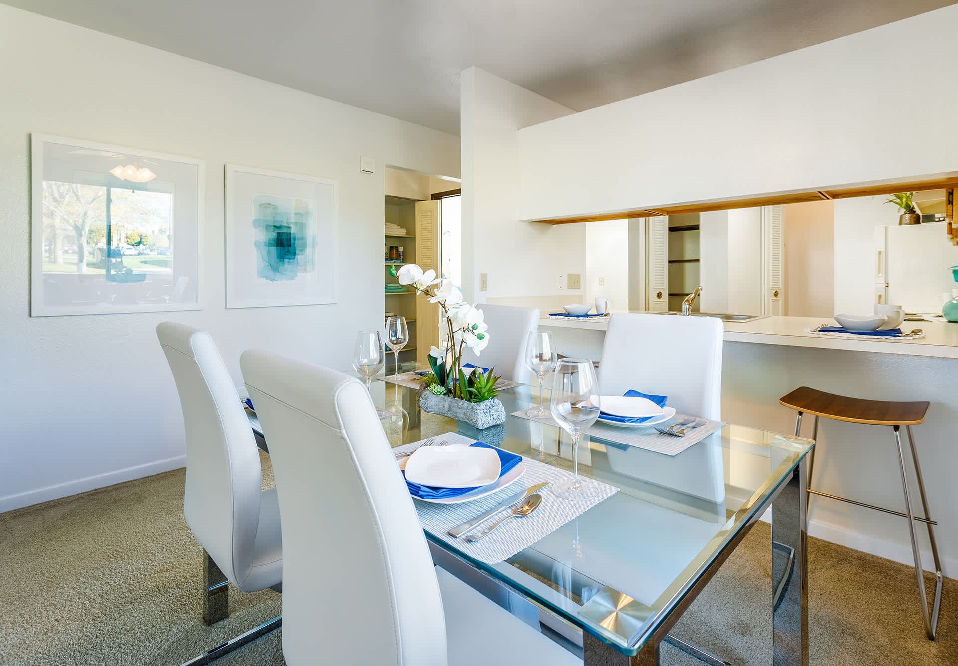 Waters Landing Apartment – photo 4