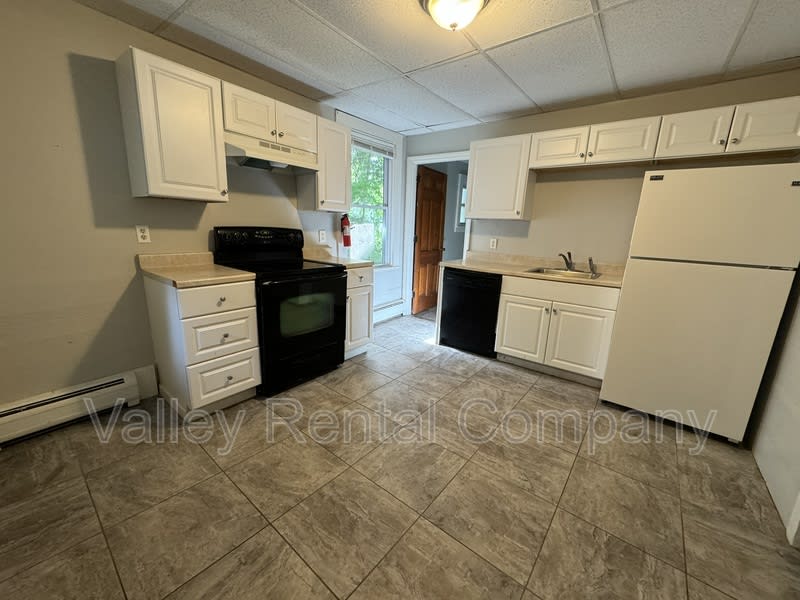 747 Main Street – photo 3