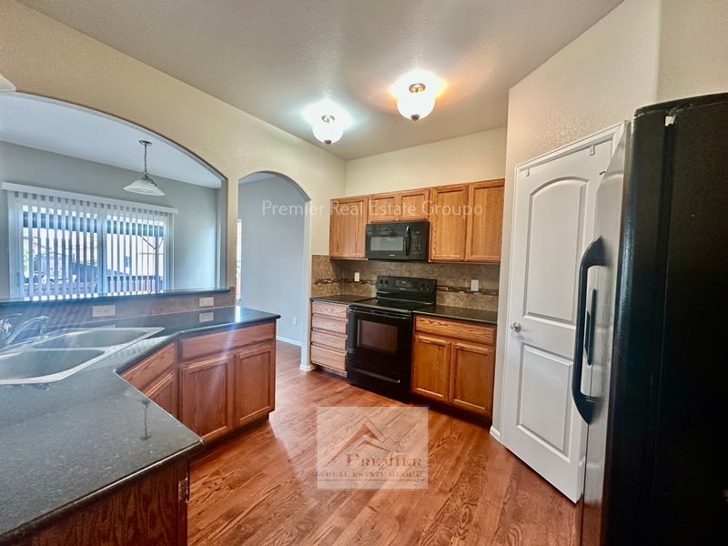 4873 San Amels Way – photo 5