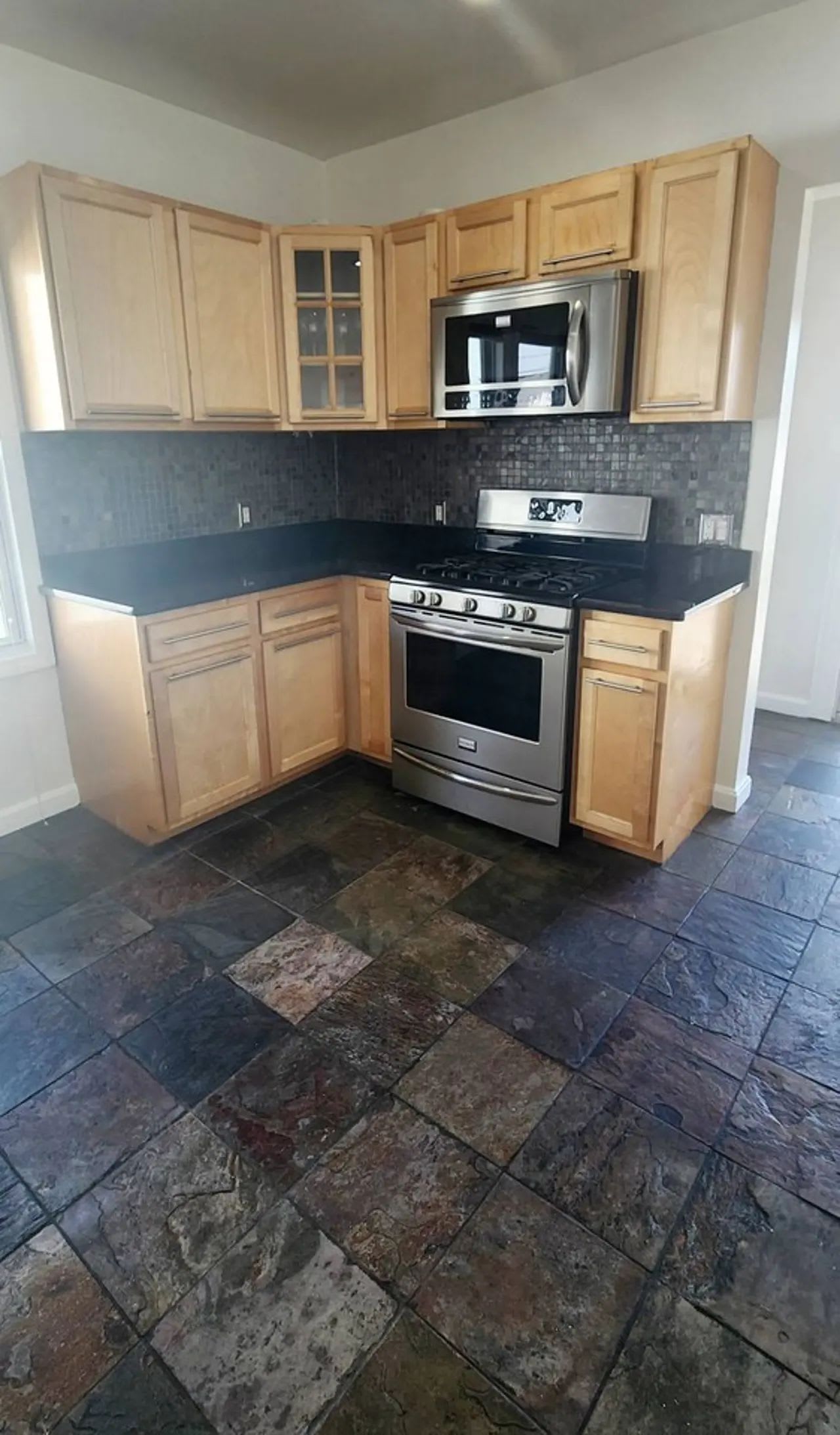 137 Sweet Avenue – photo 4