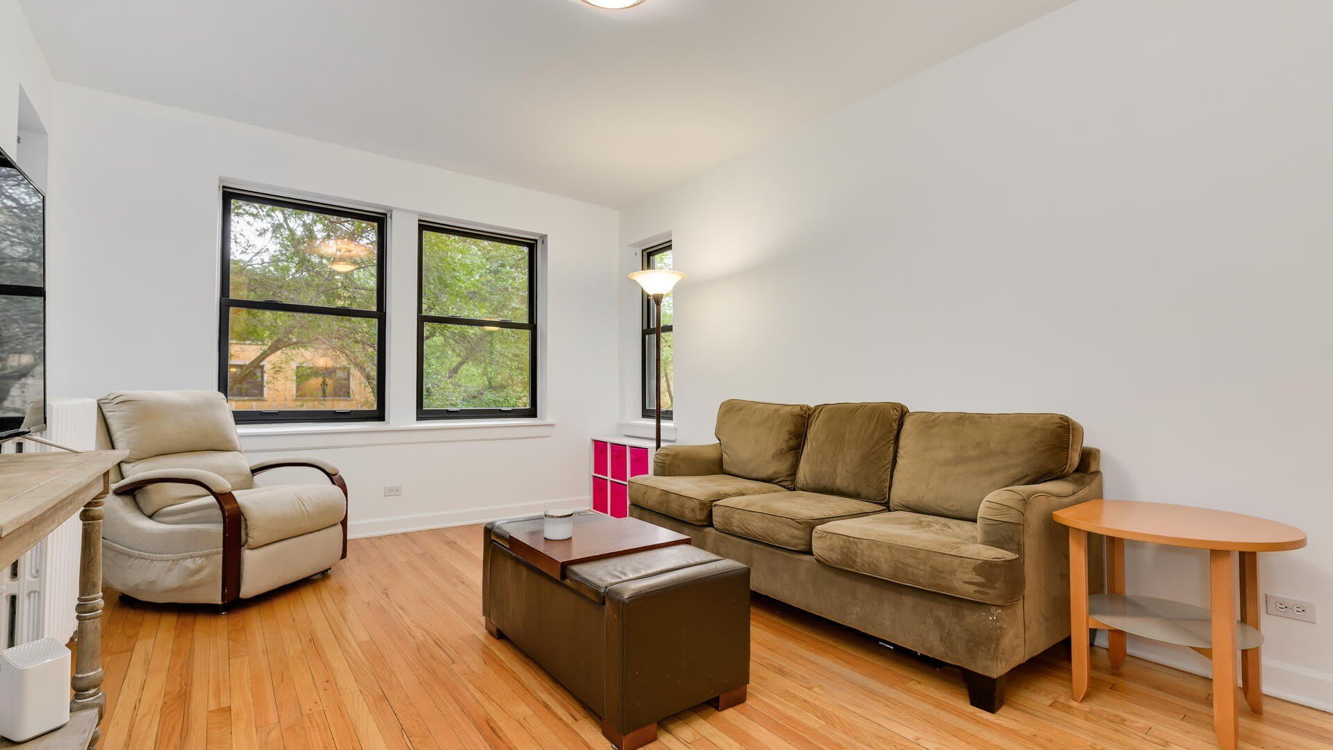 1850 W Lunt Avenue – photo 4