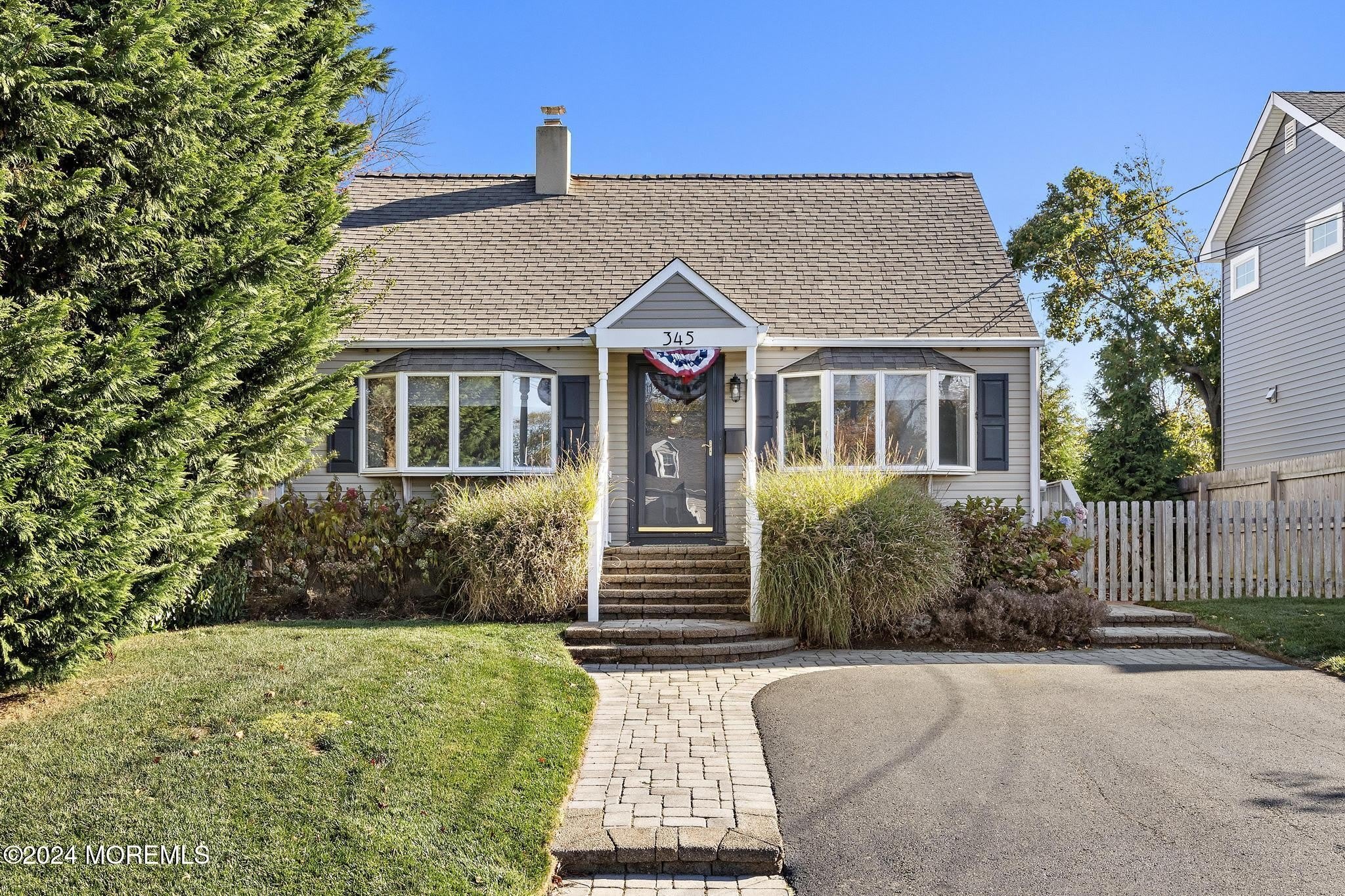345 Macarthur Avenue – photo 1
