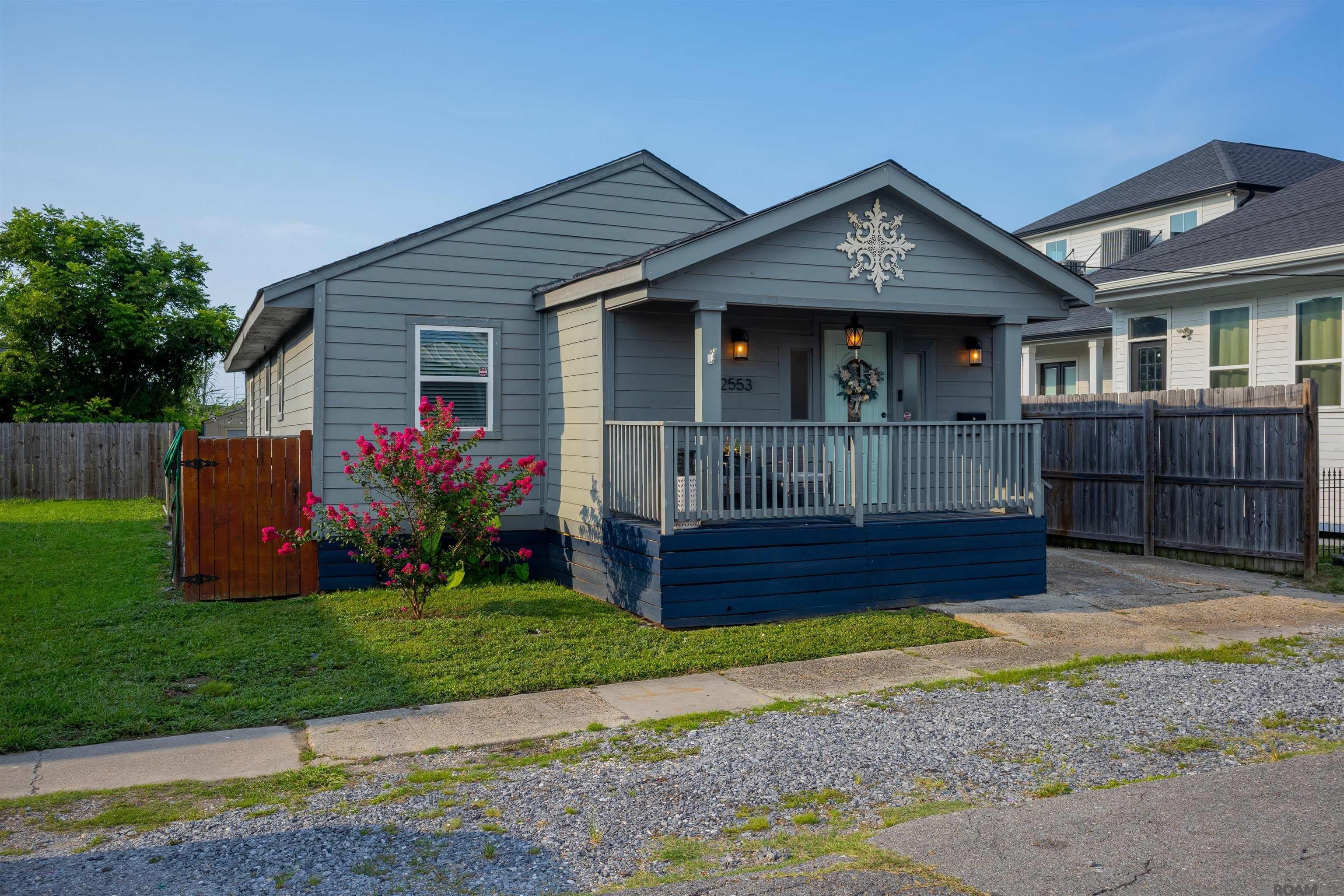 2553 N Rocheblave St – photo 2