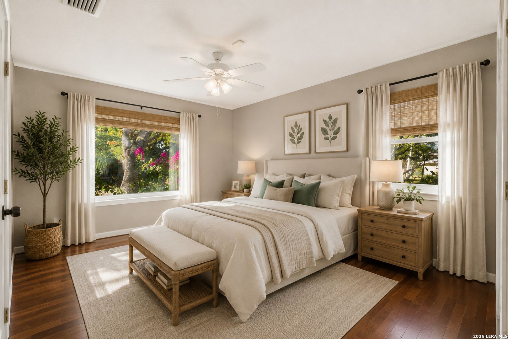 Charming 4 Bedroom Home With Spacious Living Areas In Convenient Location – photo 5