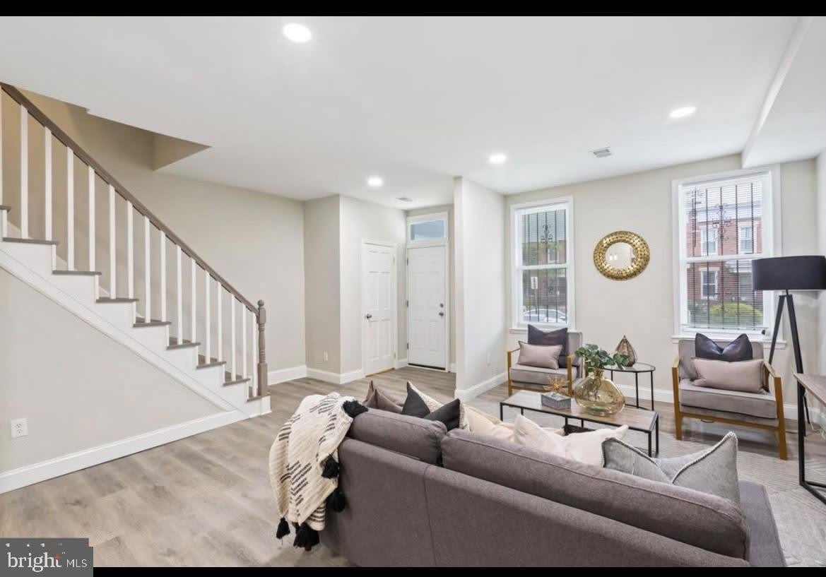 720 N EDGEWOOD Street – photo 2