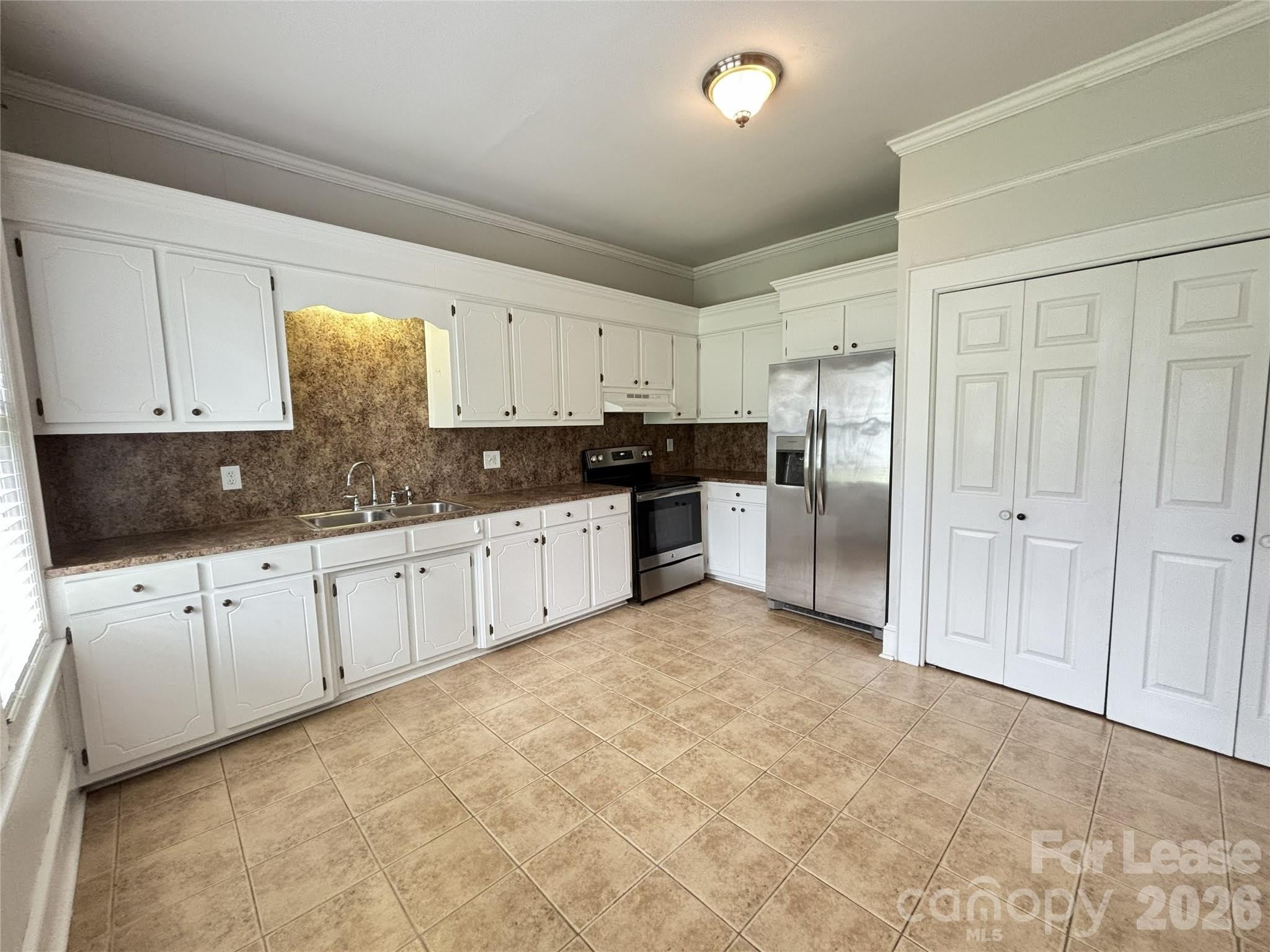 629 N Cedar Street – photo 5