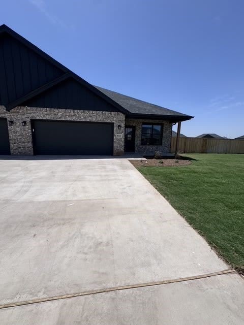 8150 Sawdust Trail – photo 1