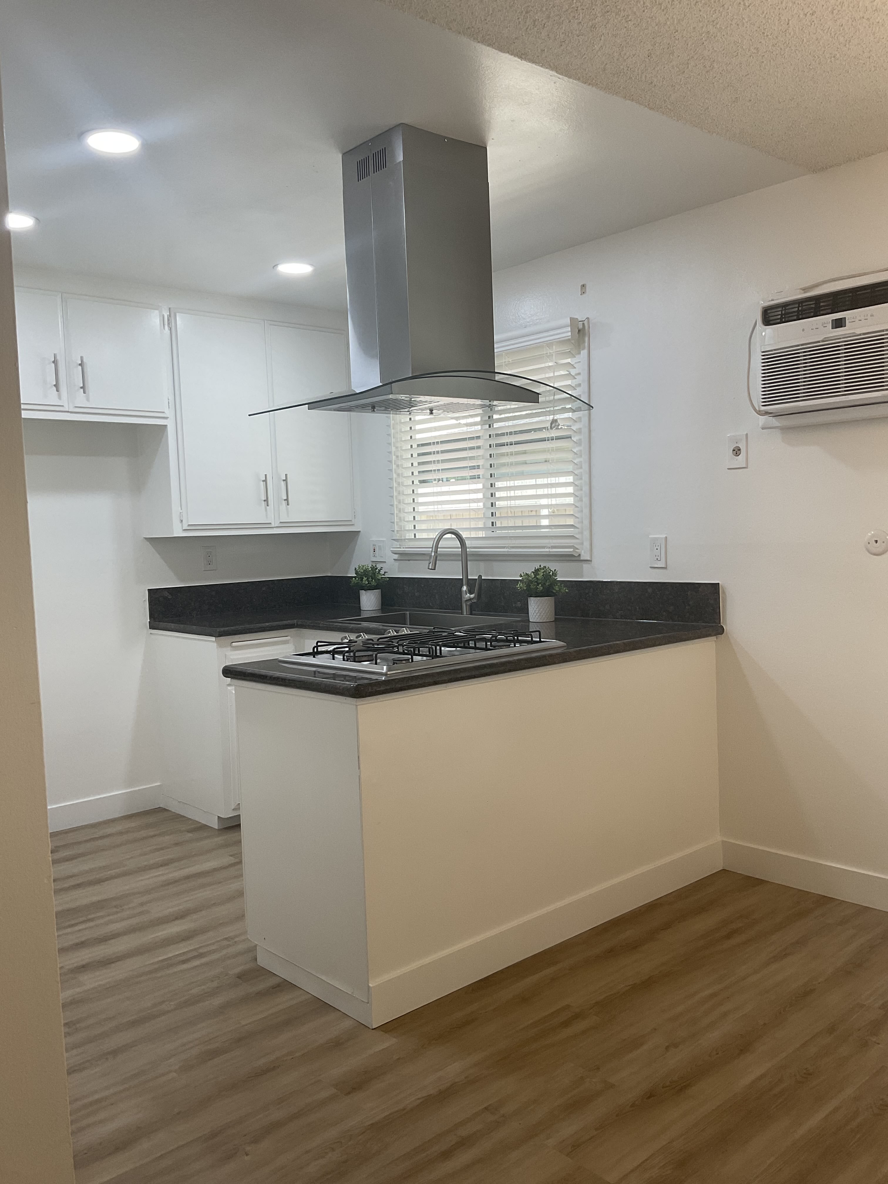 Quiet Cove Apartments – photo 1