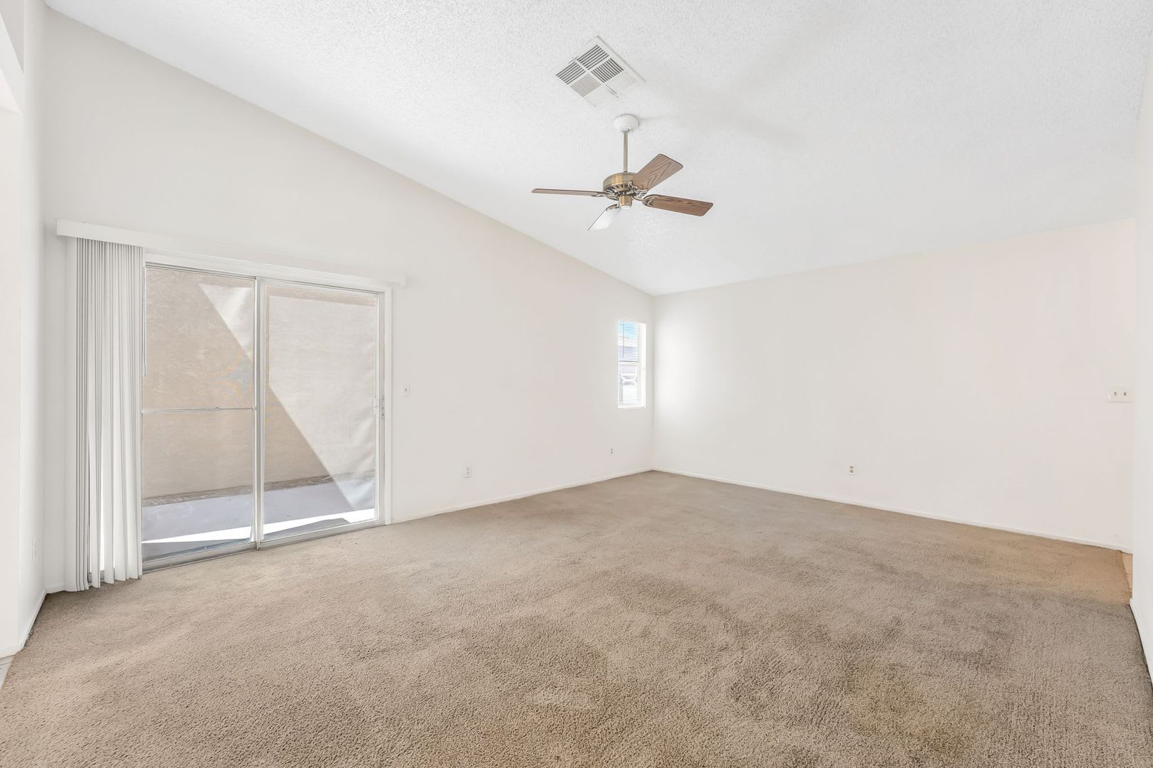 Charming Single-Story Las Vegas Home with Vaulted Ceilings & Private Courtyard! – photo 4