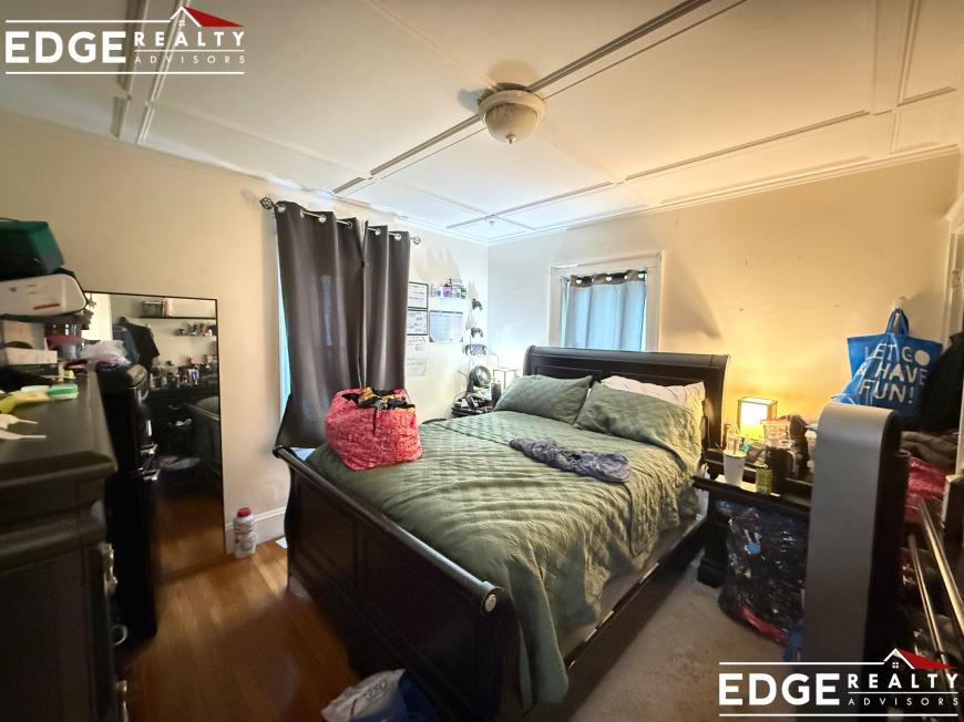 27 Perthshire Rd. – photo 4