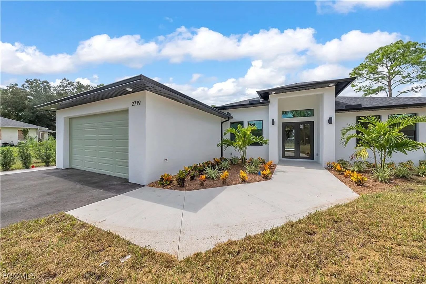 Stunning Home in Naples with Private Pool and Large Backyard! 3bed – photo 3