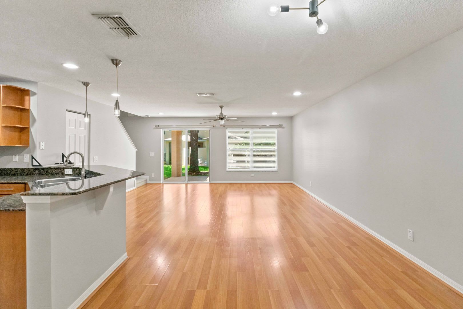 Move-In Ready Rental in Royal Tuscan! – photo 2