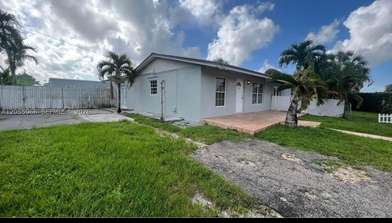 17201 Nw 53Rd Ave – photo 1