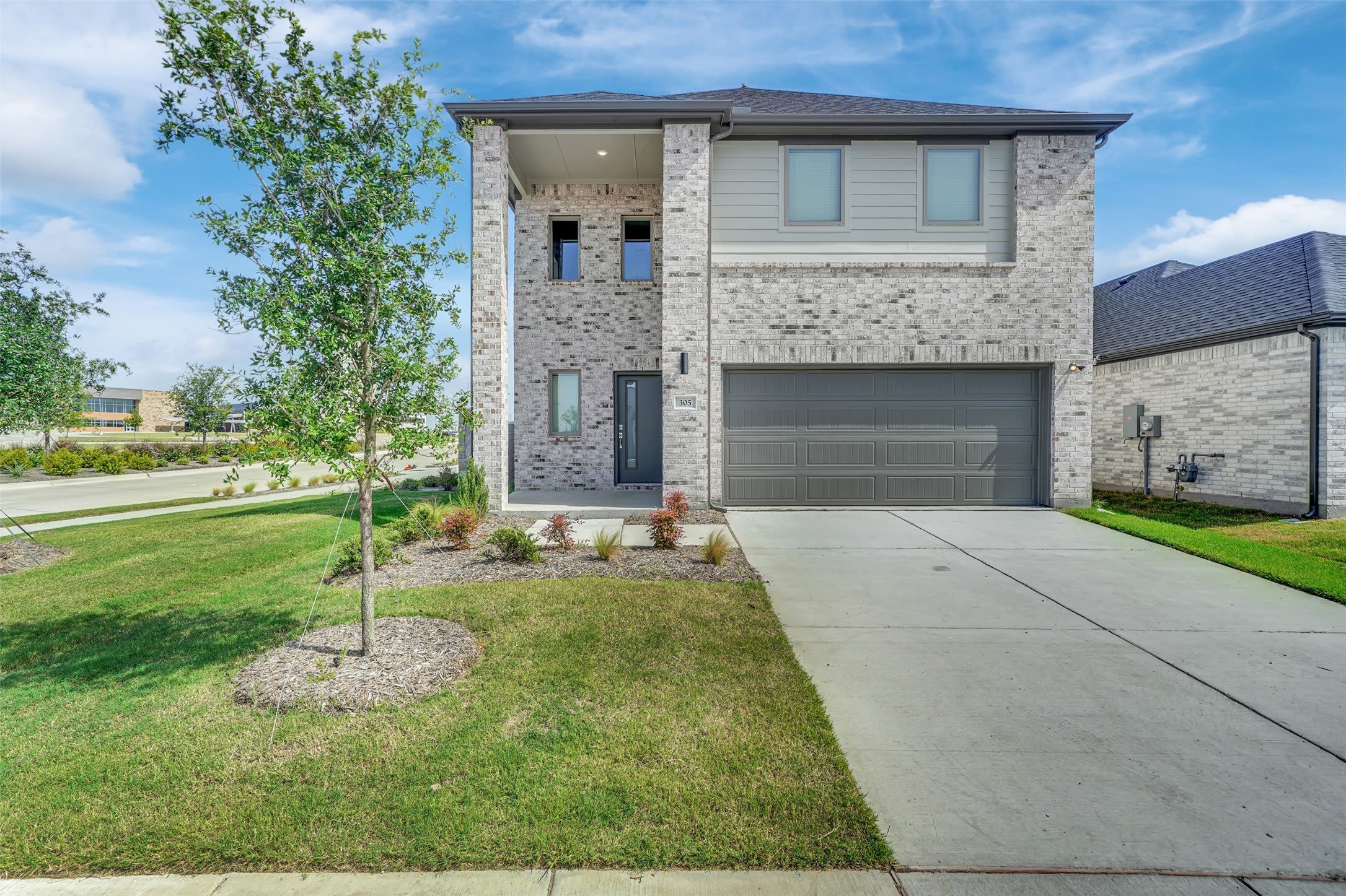 305 Millwood Road – photo 1