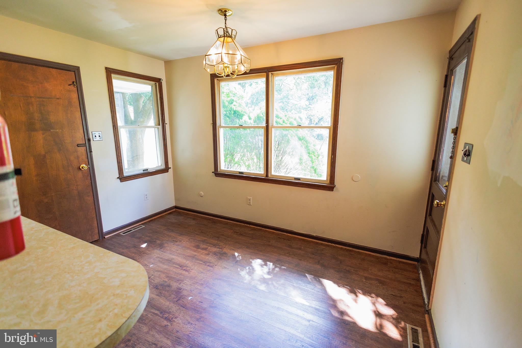 213 Laurel Avenue – photo 5