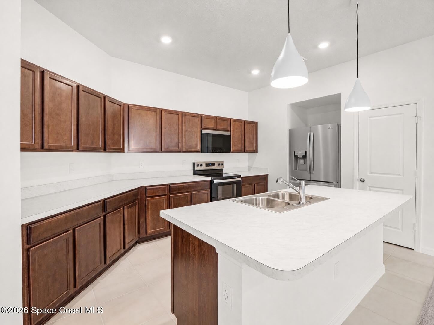 2192 Vinifera Drive – photo 5