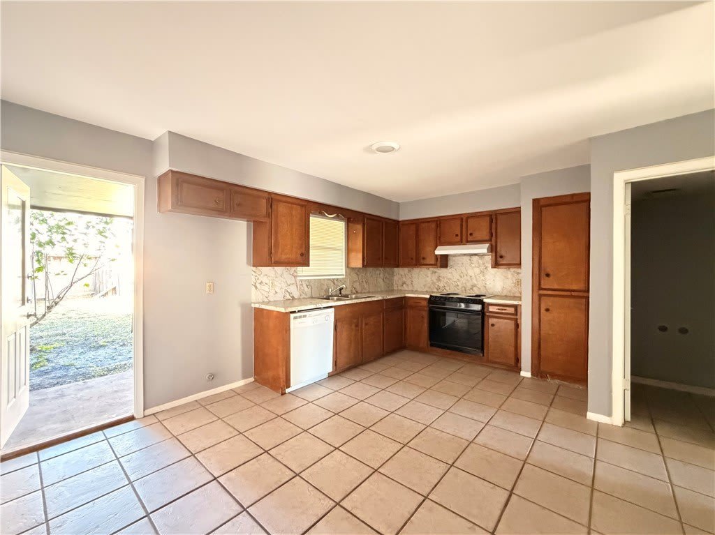 11618 Agua Dulce Creek Drive – photo 4