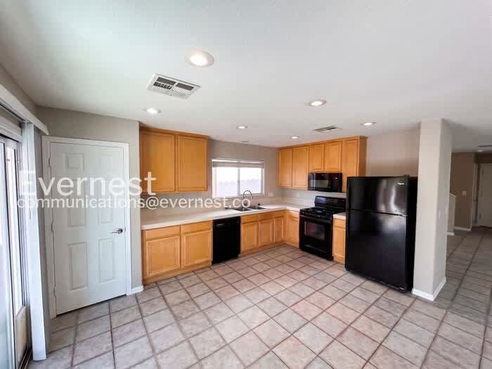11221 Salentino Avenue – photo 4