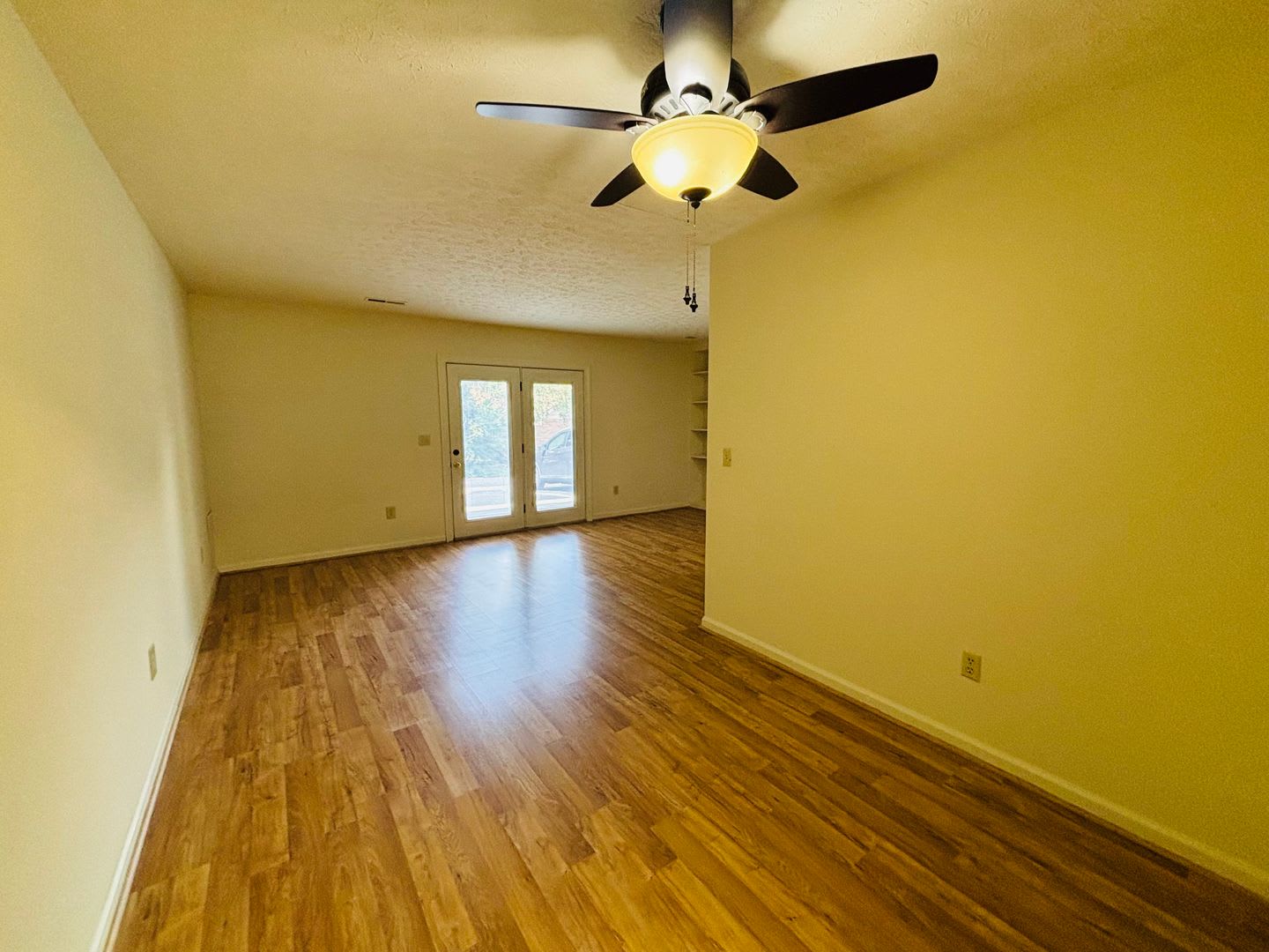 3 Bedroom 2.5 Bath Townhouse – photo 5