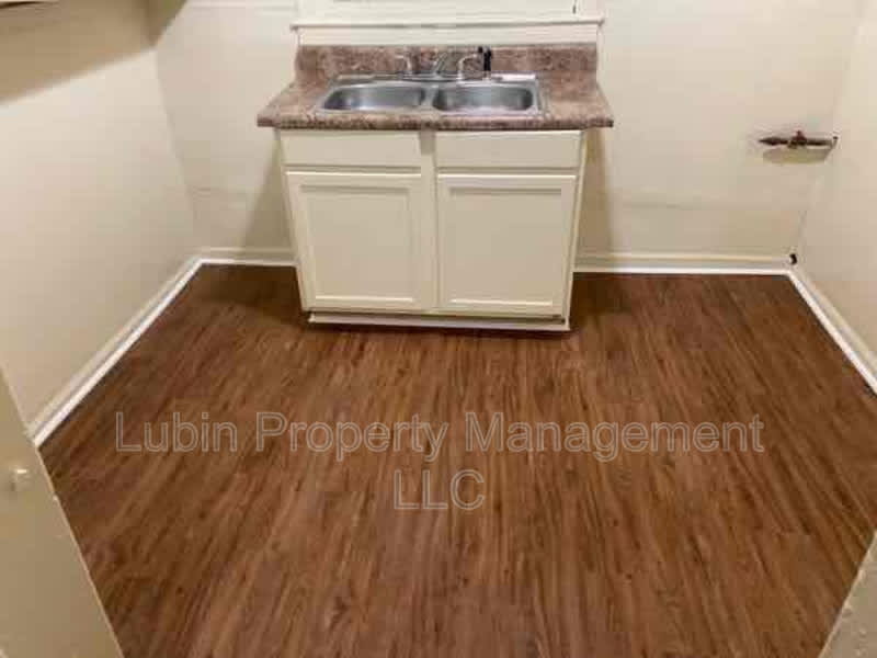 1866 Valley Blvd – photo 5