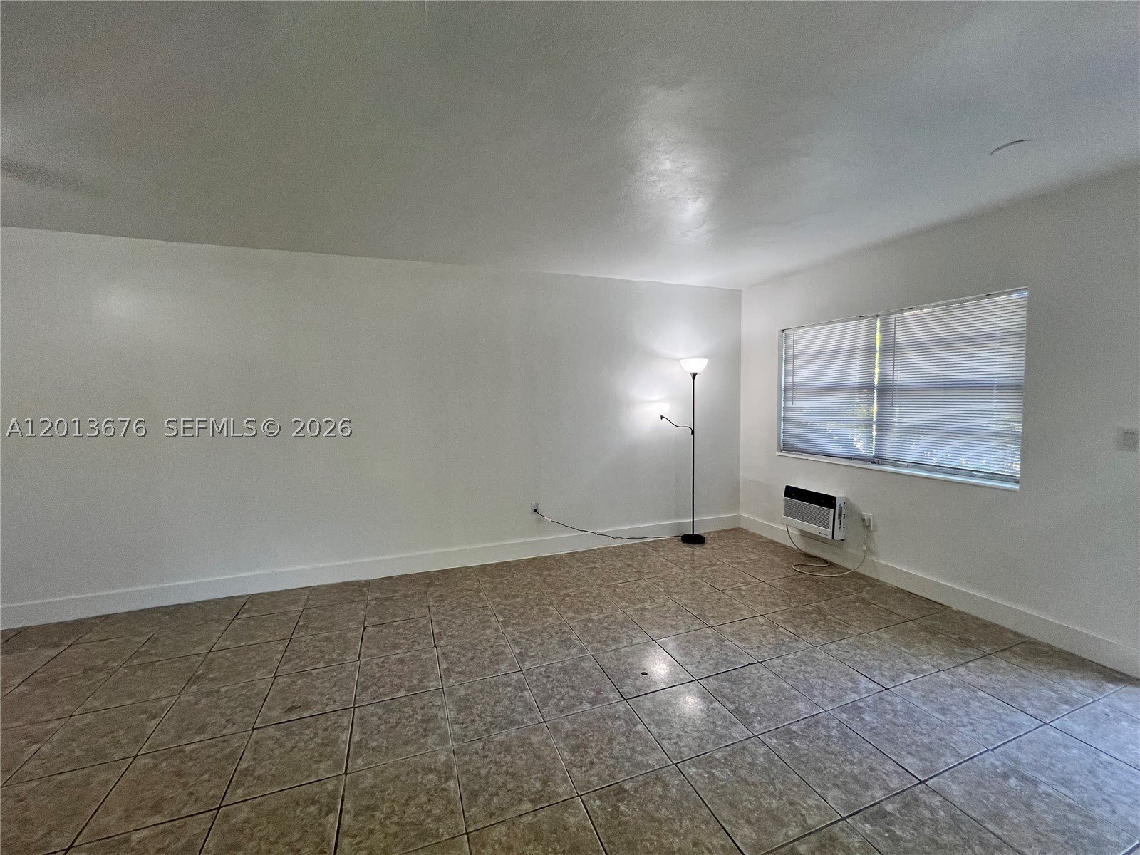 5600 NE 1st Ave – photo 3