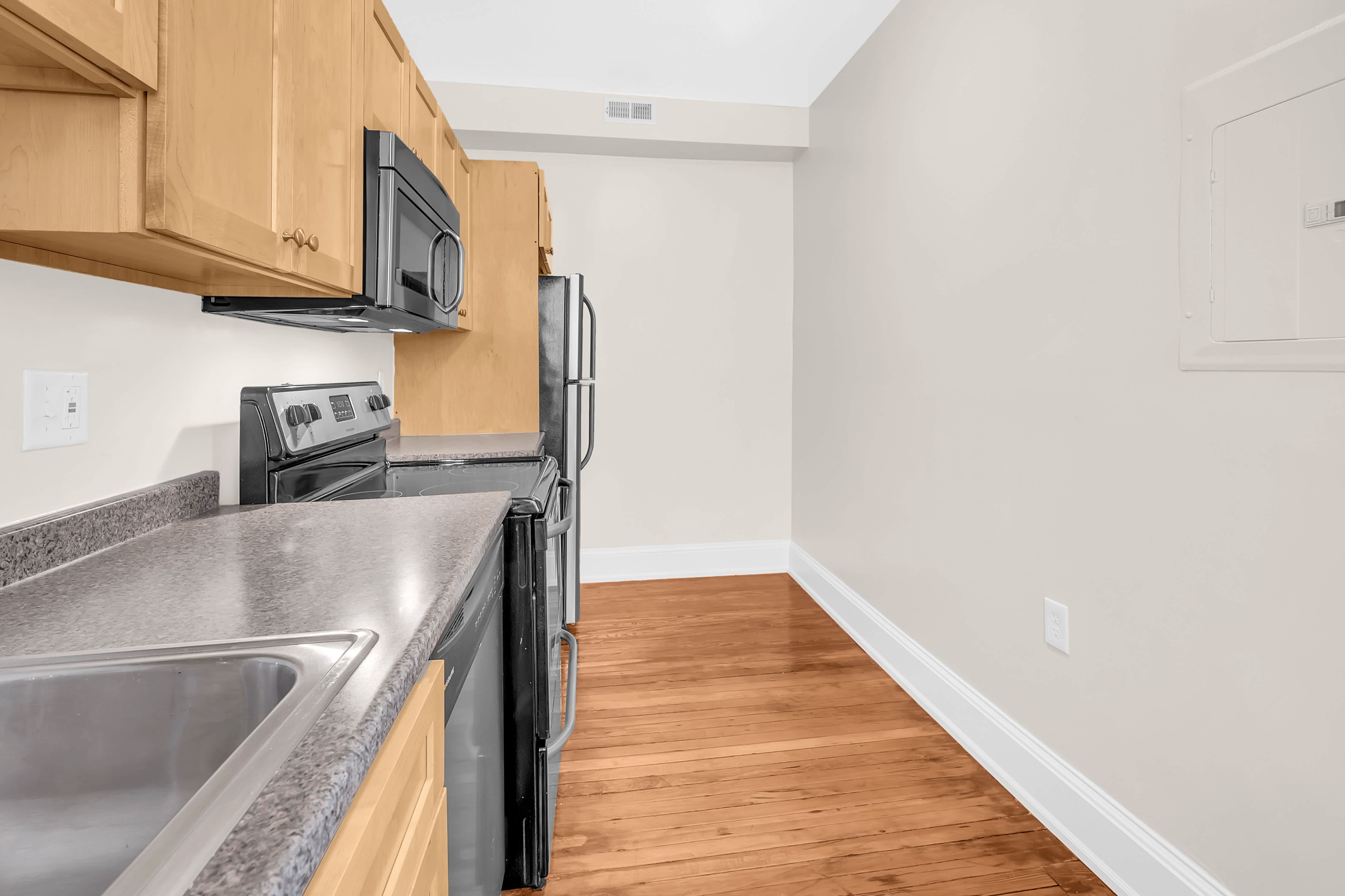 TCB/228 10th St – photo 4