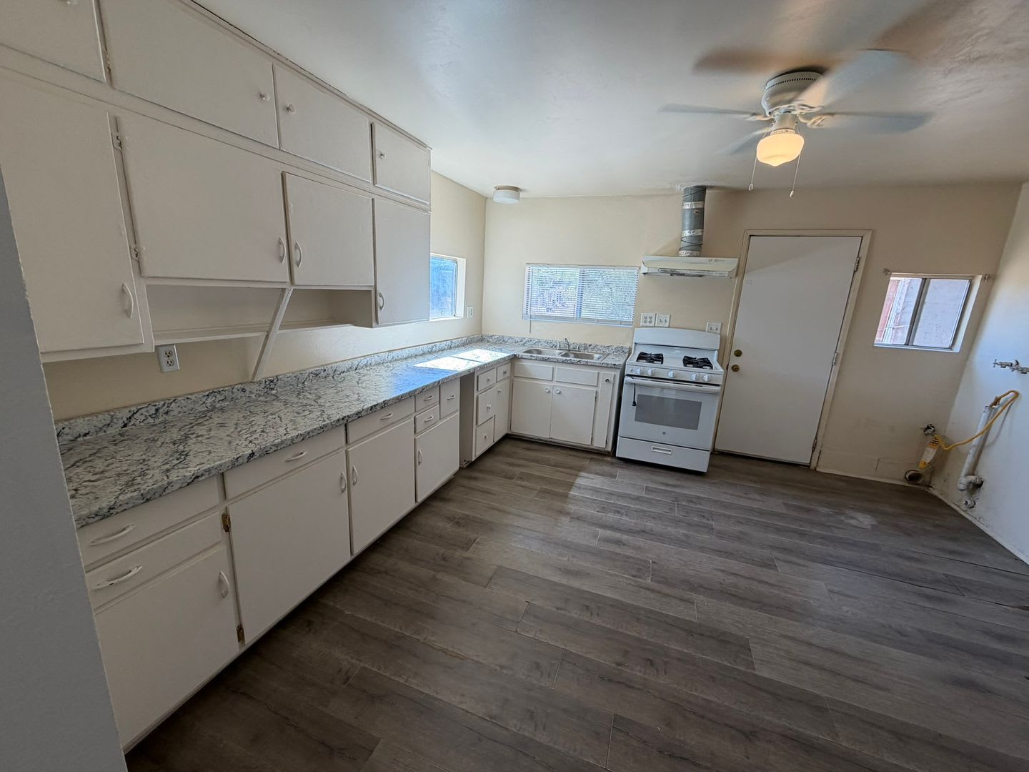 3bd/1ba Home in Moreno Valley – photo 4