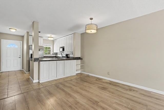 8327 Fairway Road – photo 3