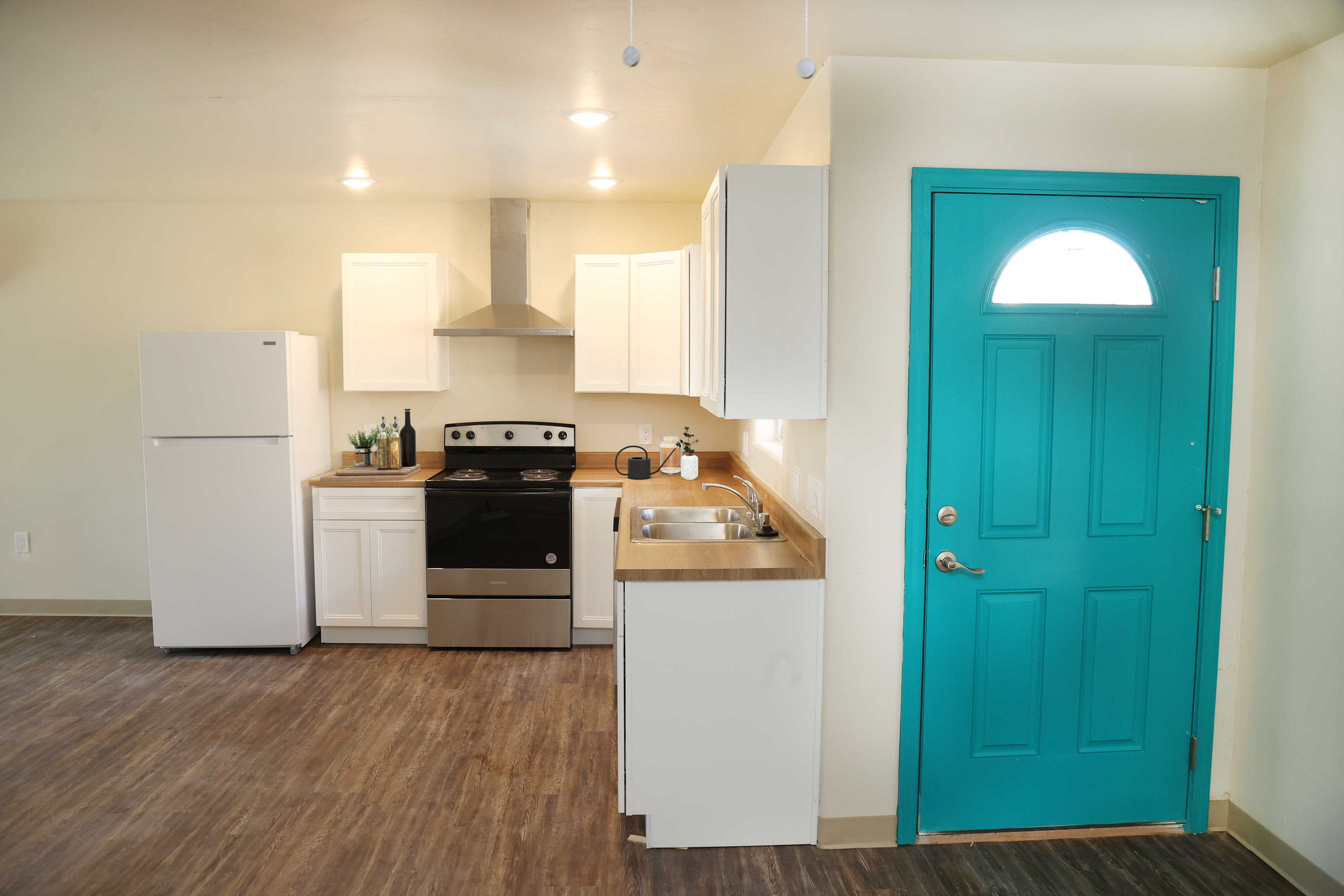450 Morgan St – photo 5