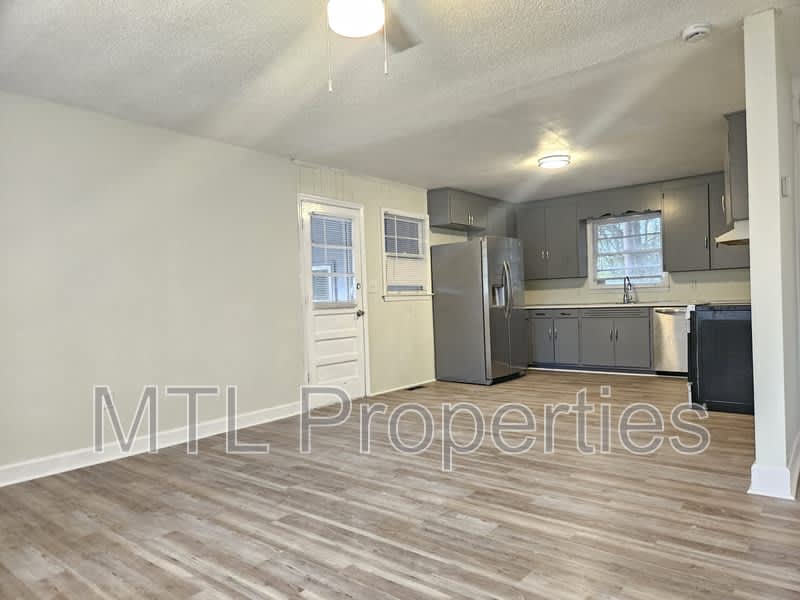 1445 Pine Spring Drive – photo 3