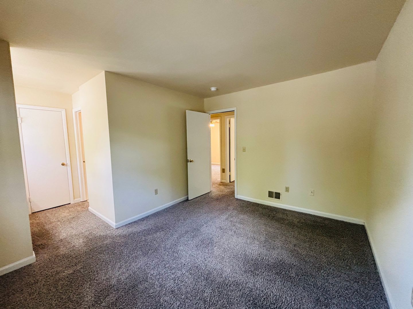 4 Bedroom 2 5 Bath Townhouse – photo 5