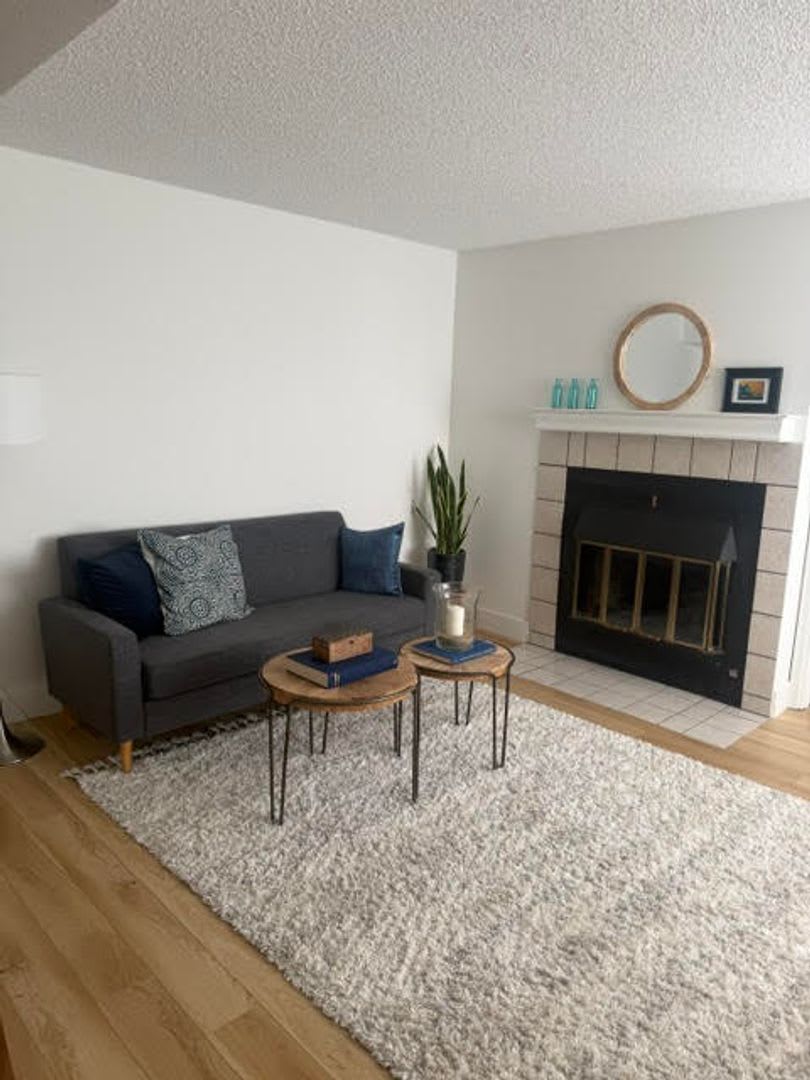 Beautiful Newly Remodeled 2Bd 1Ba Condo In North Boulder – photo 3