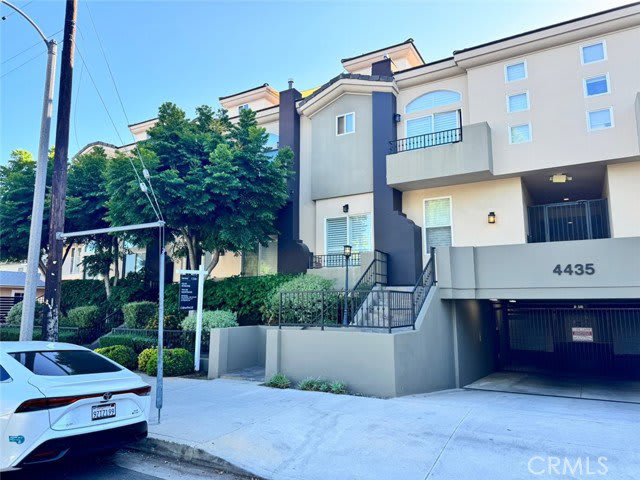 4435 Colfax Avenue – photo 2