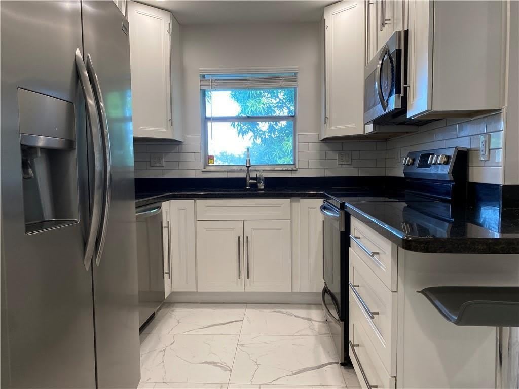 624 NE 10th Avenue – photo 5