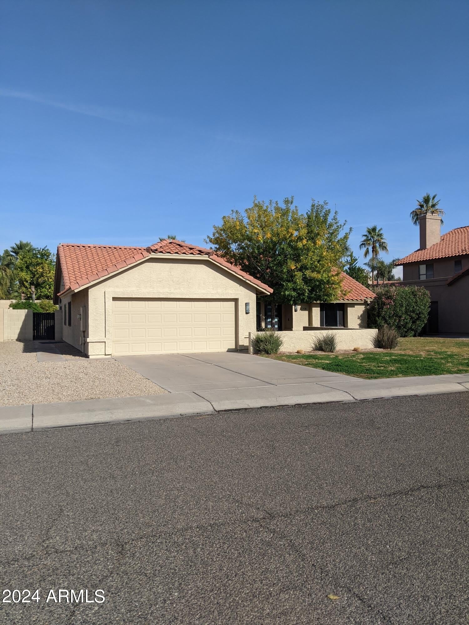 5708 E ANGELA Drive – photo 1