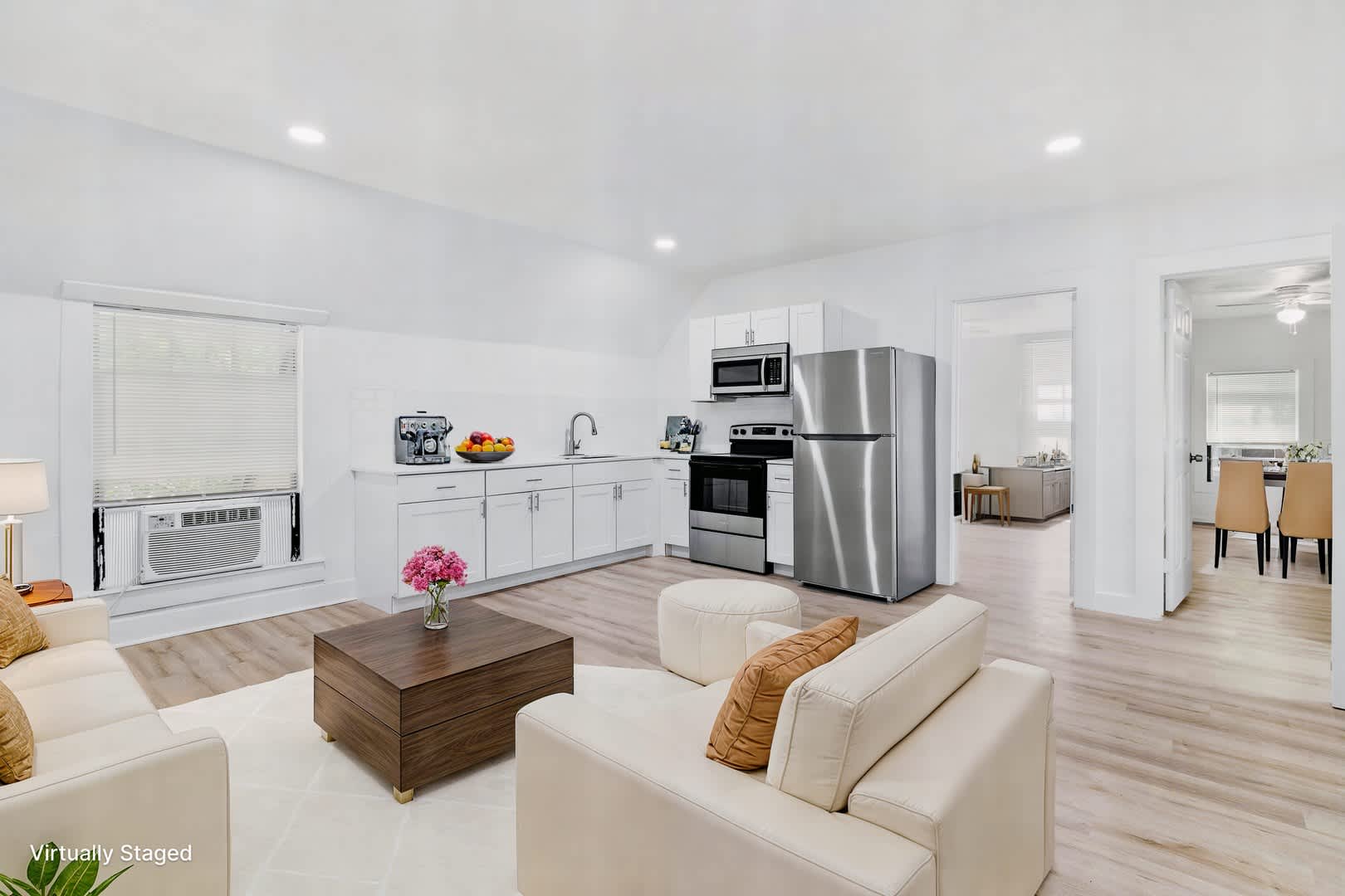 Cozy Renovated 3-Bedroom Duplex Apartment in Sherman – photo 2
