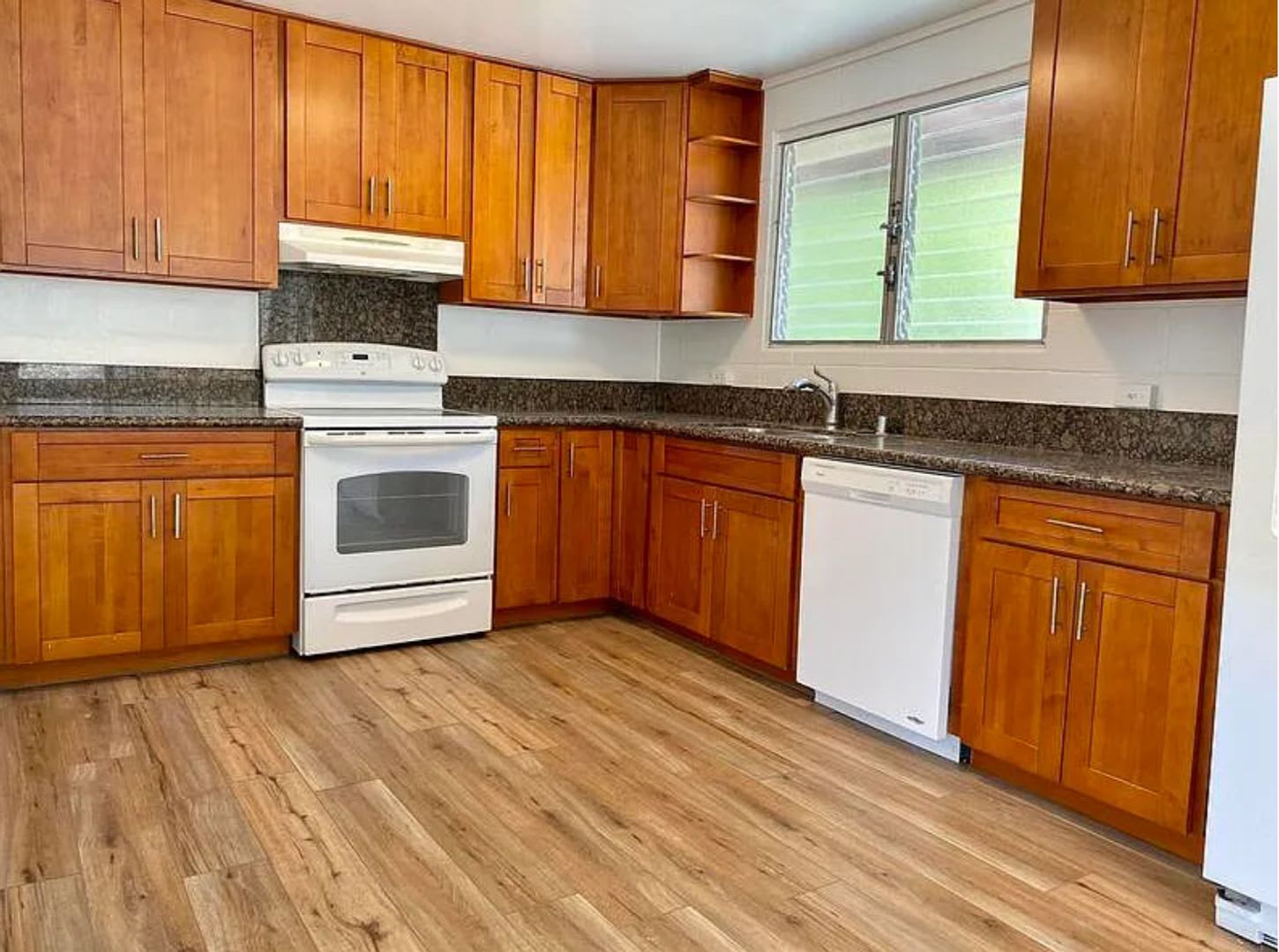 3-Bedroom, 2-Bath Upper Unit – Booth Road – photo 1