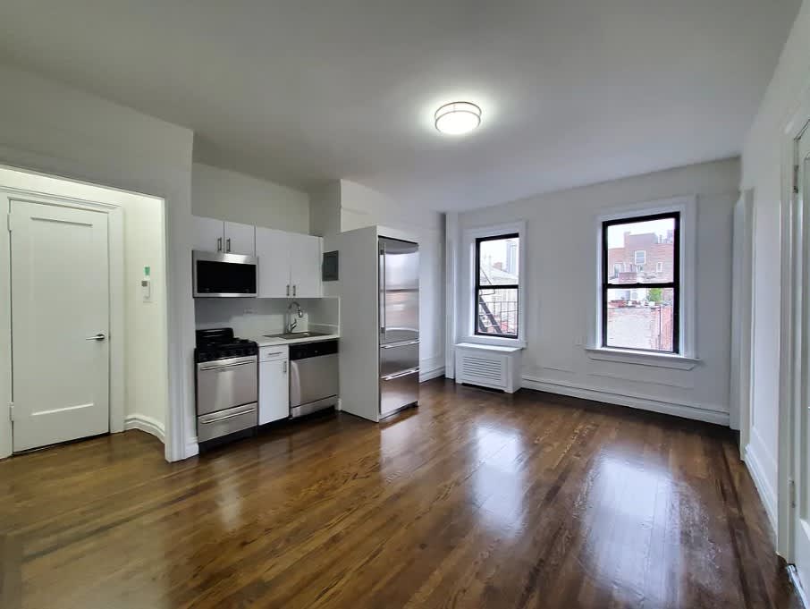 28 Grove St – photo 1